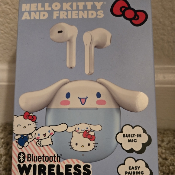 Sanrio Other - Sanrio Hello Kitty Bluetooth Wireless Earbuds with Charging Case and Mic nwt